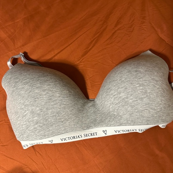Victoria's Secret Other - Victoria secret wireless T-shirt bra